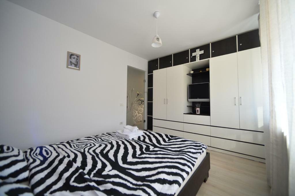 Tourist Apartment 1 Piatra Neamţ Dış mekan fotoğraf